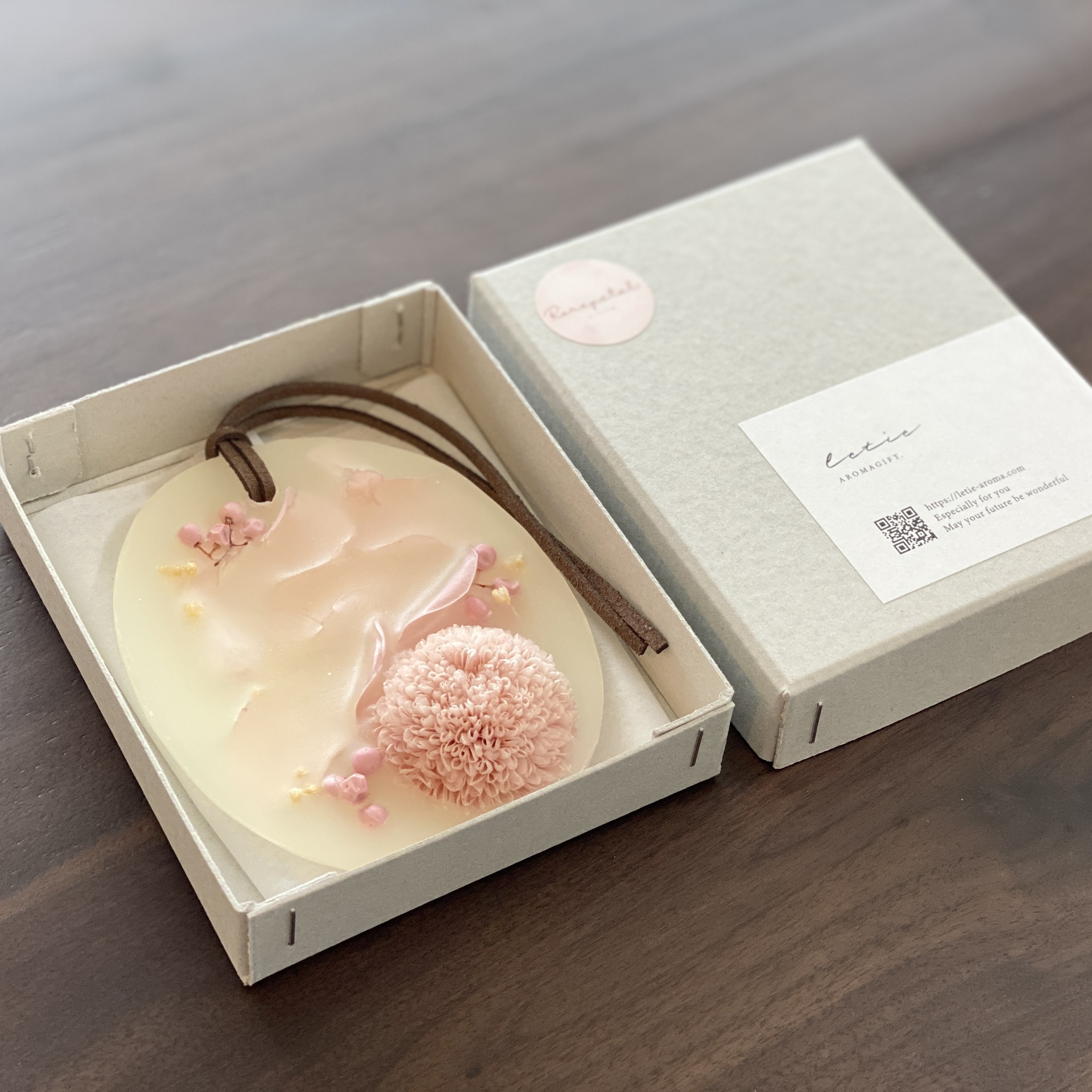 柔らかなピンクローズの花びらを詰め込んだアロマサシェ – Letie